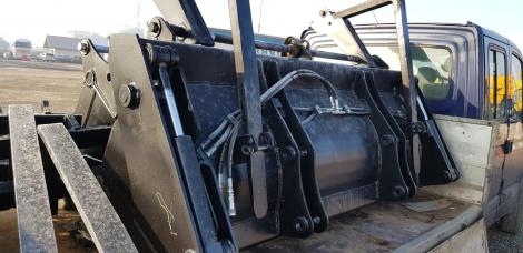 Furci paletizate buldoexcavator - sarcina 3 tone